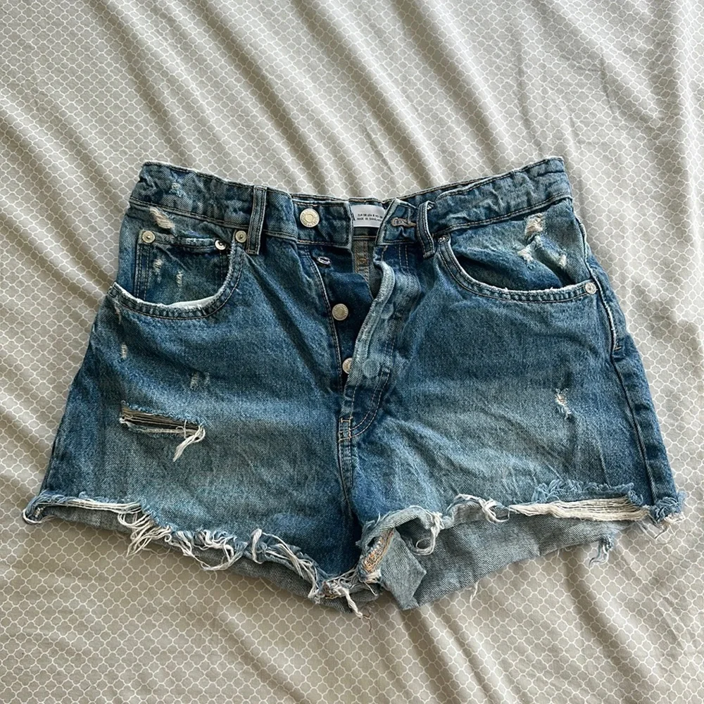 ZARA Button Up Jean Shorts - Picture 1 of 3